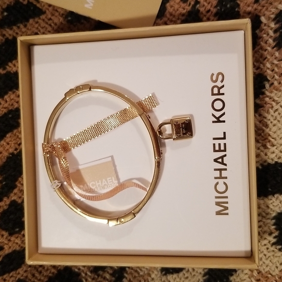 Michael Kors Lockett Bracelet - Picture 2 of 6